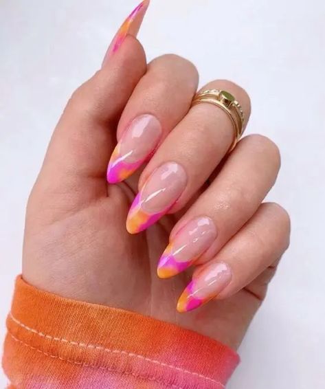 40+ French Pink Tip Nails To Try For Your Next Manicure Pink Gel Nails Designs, Pink Tip Nails, Nail Design Glitter, Kutek Disney, Unghie Sfumate, Pink Gel Nails, Tie Dye Nails, Grunge Nails, Minimal Nails