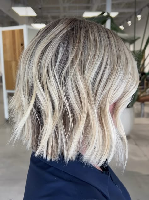 Lived In Blonde Short Hair, Lived In Blonde Bob, Baylage Hair, 1st August, Blonde Hair Transformations, Messy Bob Hairstyles, Beauty Hair Color, Blonde Bob Hairstyles, Long Bob Haircuts