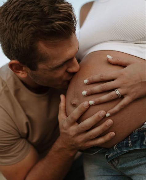 Pregnant Couple Shoot, Maternity Photos Bedroom, Lifestyle Pregnancy Photos, Food Maternity Photo Shoot, Maternity Photos Nursery, Pregnancy Photos Couples Poses, Iphone Maternity Photos, Pregnancy Pictures With Husband, Indoor Maternity Photos Studios