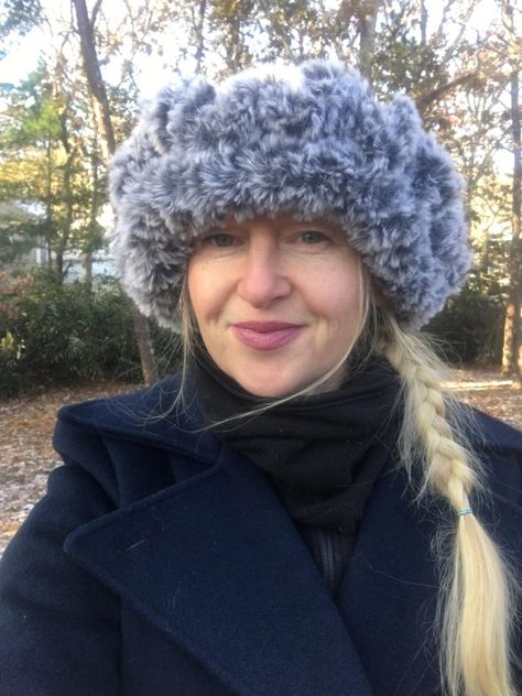 Learn to Crochet a Russian Faux Fur Hat – “Anastasia Shapka” Hat – Light and Joy Designs Shapka Hat, Crochet Xmas Hats, Crochet Hats Free Pattern Ladies, Russian Hat, Faux Fur Hooded Coat, Fur Hats, Womens Hats, Crochet Xmas, Crochet Hat Free