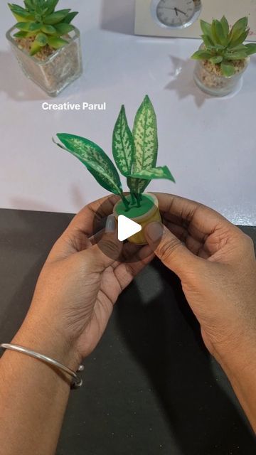 Creative Room Decor Ideas Diy Wall, Diy Plants Paper, Garden Clay Ideas, Paper Plants Diy How To Make, Diy Mini Plants, Plants Projects For Kids, How To Make Fake Plants, Plant Projects For Kids, Miniature Plants Diy