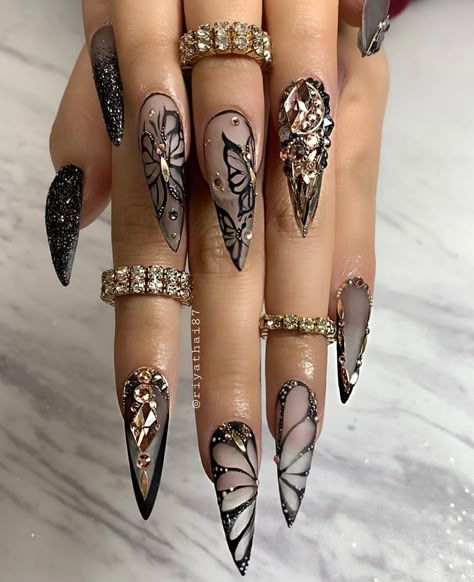 Acrylic Nails Stiletto, Stiletto Nail Art, Different Nail Designs, Stiletto Nails Designs, Unique Acrylic Nails, Bling Acrylic Nails, Butterfly Nail, Coffin Nails Designs, Bob Haircuts