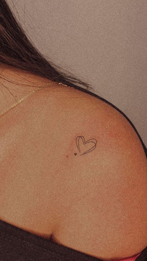 Heart Tattoo On Clavicle, Collar Bone Tattoo Heart, Collar Bone Fine Line Tattoo, Shoulder Heart Tattoo, Hottest Tattoos For Women, Back Heart Tattoo, Heart Collar Bone Tattoo, Collar Bone Tattoo Female, Small Black Heart Tattoo