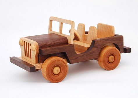 Wooden Jeep, Wood Car, Wood Toy Truck, Diy Wood Plans, Wooden Toys Diy, Wooden Truck, Wooden Toy Cars, Wood Toys Plans, Wooden Toys Plans