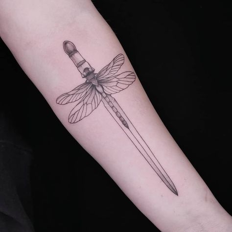 Dragonfly Dagger Tattoo, Knife Tattoo, Snake Tattoo Design, Flash Tattoo Designs, Dagger Tattoo, Dragonfly Tattoo, Dot Work Tattoo, Subtle Tattoos, Aesthetic Tattoo