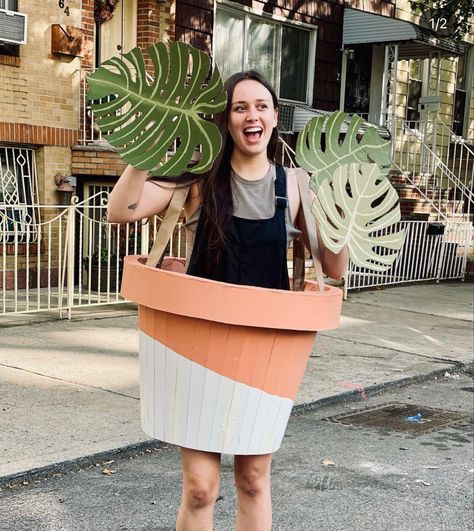 Diy Plant Costume, Houseplant Costume, Plant Costume Women, Plant Halloween Costumes, Plant Lady Costume, Flower Pot Costume, Plant Costume, Costumes Homemade, Cactus Costume