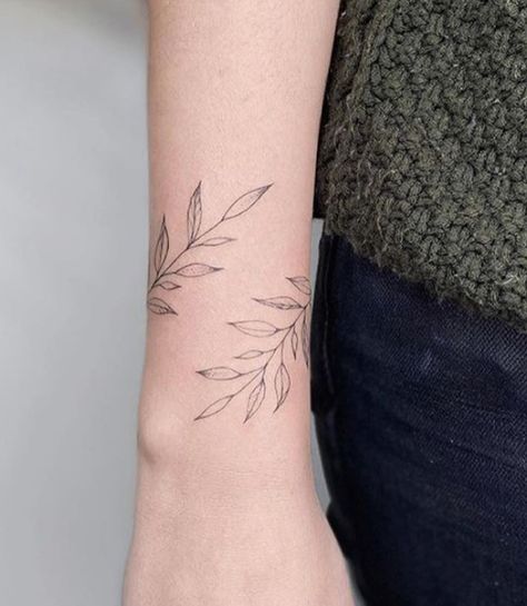 Vine Around Arm Tattoo Simple, Leave Around Arm Tattoo, Leaves Going Up Arm Tattoo, Wrap Leaf Tattoo Arm, Botanical Wrap Tattoo Forearm, Leaves Arm Tattoos For Women, Arm Ivy Tattoo, Leafy Arm Wrap Tattoo, Vine Leaves Tattoo Arm