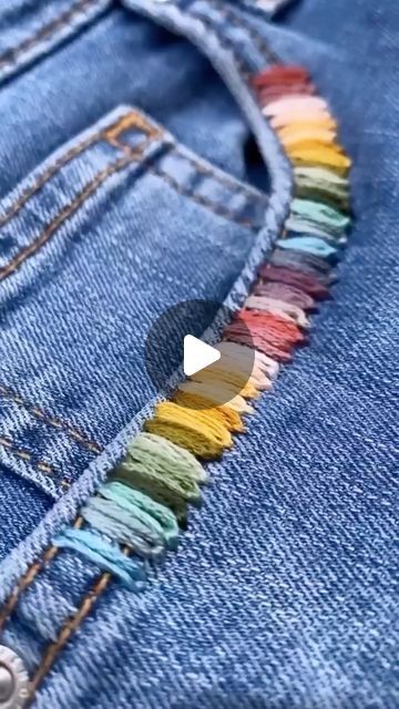 Hand Embroidery On Jean Jacket, Jeans With Patches Diy, Jean Jacket Embroidery Ideas, Embroidery Inspiration Jeans, Denim Embroidery Jeans, Jeans Embroidery Ideas, Sashiko Jeans, Embroidery On Denim, Embroidered Jeans Diy