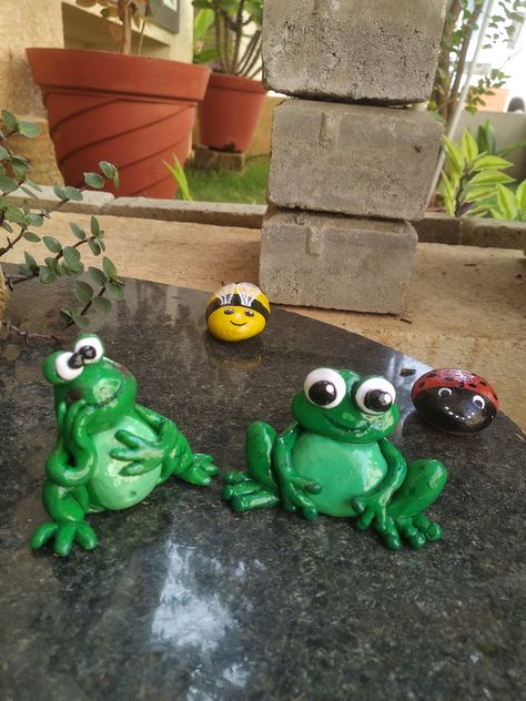 Clay Modelling, Clay Birds, Paper Mache Crafts, Diy Clay Crafts, Diy Clay, Paper Mache, Frogs, Clay Art, Clay Crafts