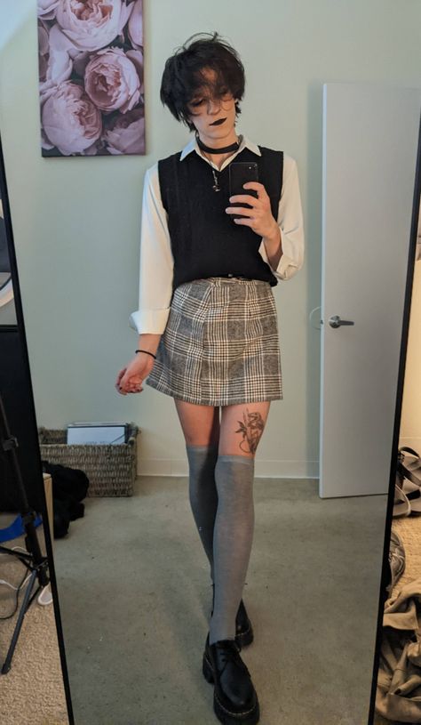 alternative | gnc | nonbinary | transfem | androgynous | fashion Trans Feminine Outfits, Nonbinary Date Outfit, Enby Outfits Skirt, Alternative Fashion Nonbinary, Transfem Outfit Ideas, Fem Enby Outfits, Cute Nonbinary Outfits, Genderqueer Fashion Androgynous Style, Nonbinary Femme Fashion