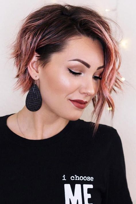 Trendy Haircuts For Short Hair For Women, Short Hair Styles Trendy, Short Crown Hairstyles, Pixie Hair Colour Ideas, Medium Length Haircut With Undercut Women, Short Bob Haircuts Wavy Hair, Asymmetric Short Hair, Short Edgy Haircuts Straight Hair, Womens Short Wavy Hairstyles