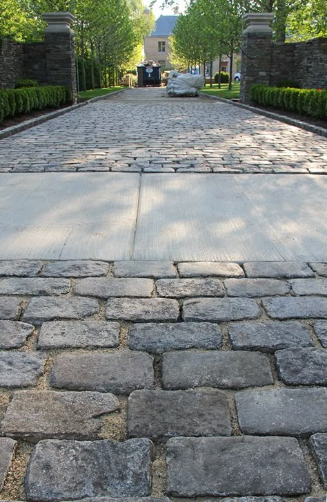 Reclaimed Granite Cobbles. Cobbled Driveway, Garden Ideas Driveway, House Garden Landscape, Driveway Entrance Landscaping, Cobblestone Driveway, Brick Driveway, Brick Companies, Driveway Paving, Stone Driveway