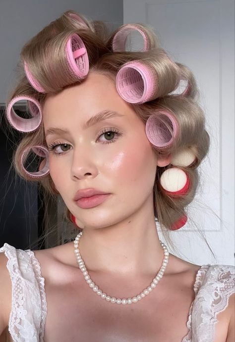 Pink Hair Rollers Aesthetic, Hair Curler Aesthetic, Hair Roller Aesthetic, Curlers Aesthetic, Hair Rollers Aesthetic, Hair Rollers Tutorial, Big Hair Rollers, Vintage Beauty Salon, Hair Curlers Rollers