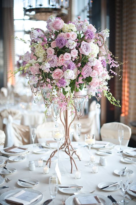 Unique Wedding Centerpieces, Tafel Decor, Wedding Reception Flowers, Wedding Reception Centerpieces, Lilac Wedding, Reception Centerpieces, Wedding Info, Reception Flowers, Fabulous Wedding