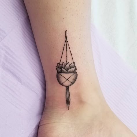 Potted Succulent Tattoo, Dainty Succulent Tattoo, Succulent Tattoo Small Simple, Indoor Plant Tattoo Sleeve, Small House Plant Tattoo, Tiny Potted Plant Tattoo, Simple Succulent Tattoo, Best Friend Tattoos Plants, Tiny Succulent Tattoo