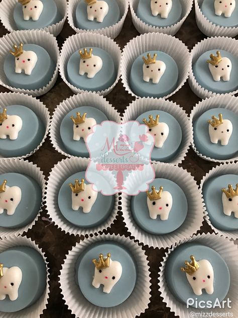 Royal Princess First Tooth Party By: Mizz Desserts Dental Dessert Ideas, First Teeth Party Ideas, 1st Tooth Party Ideas, Baby First Tooth Party Ideas, First Teeth Party Ideas Tooth, Tooth Party Ideas, First Tooth Party Decoration, First Teeth Cake Ideas, Cupcake Diy Crafts