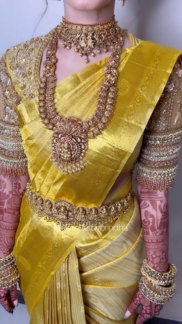 Gold Color Bridal Saree, Bridal Muhurtham Sarees, Bridal Saree Ideas South Indian, Gold Kanchipuram Bridal Saree, Muhurtham Saree, Yellow Wedding Saree, Yellow Pattu Saree Blouse Designs, Yellow Saree Bride, Muhurtham Saree South Indian Bride Blouse Designs