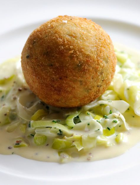 This smoked haddock fish cake recipe from Dominic Chapman is served with a sumptuous portion of creamed leeks in this recipe. Haddock Fish Cakes, Fishcakes Recipe, Fish Cake Recipe, Smoked Haddock, Fish Cakes Recipe, Creamed Leeks, Great British Chefs, Fish Cakes, Online Delivery