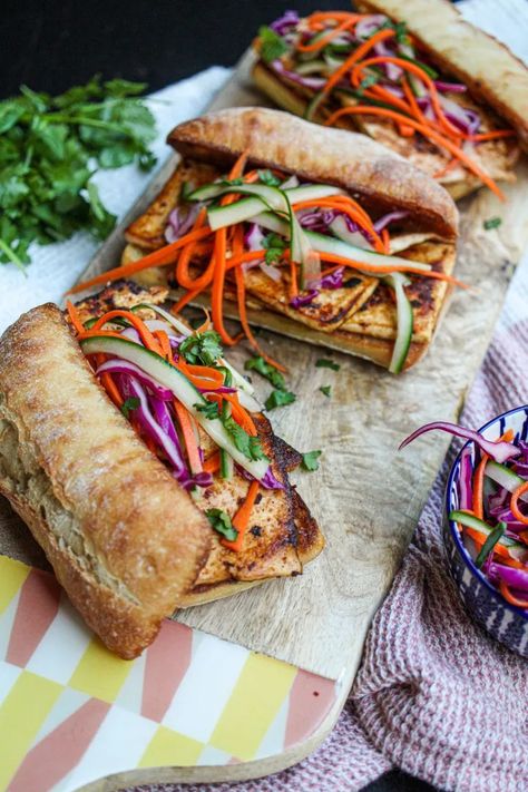 TOFU BANH MI SANDWICH - Plant Based Relationship Tofu Banh Mi, Tofu Recipes Healthy, Tofu Sandwich, Bahn Mi, Banh Mi Sandwich, Lunch Catering, Veggie Sandwich, Banh Mi, Tofu Recipes