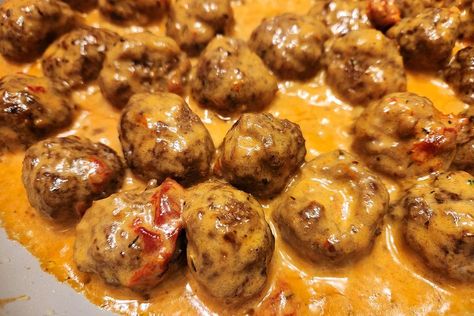 Marry Me Meatballs Crockpot, Marry Me Meatballs Recipe, Cheesy Meatballs Recipe, Kirkland Meatballs Recipes, Marry Me Meatballs, Marry Me Chicken Meatballs, Trader Joes Chicken Meatball Recipe, Savoury Meatballs, Marry Me Meatloaf