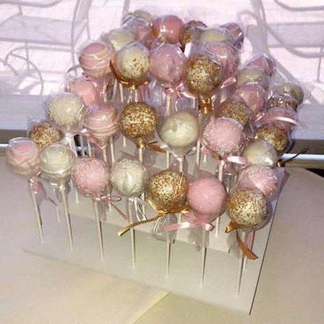 18th birthday ideas Wedding Cake Pops, Valentine Desserts, Gold Cake, Dessert Bar, Sweet 16 Birthday, Baby Shower Cake, Cake Pop, Savoury Cake, Cakepops