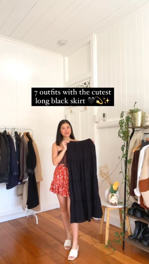 Outfit Gorditas, Flowy Skirt Outfit, Skirt Summer Outfits, Maxi Skirt Summer, Cardigan Rosa, Black Skirt Outfits, Summer Outfits Aesthetic, Long Flowy Skirt, Cute Modest Outfits