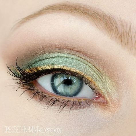 Makeup Cantik, Make Up Designs, Green Eyeliner, Green Makeup, Beauty Make-up, Smokey Eyes, Stunning Eyes, Eye Makeup Art, Makeup Pictures