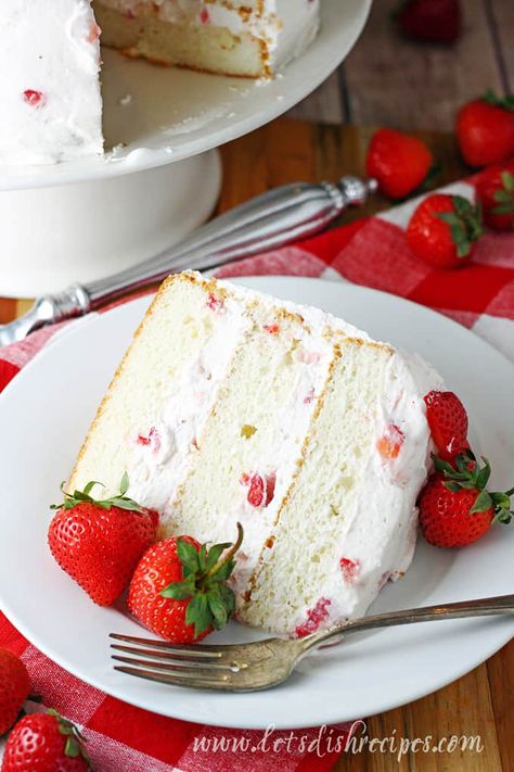 Strawberries & Cream Cake | Let's Dish Recipes Strawberries And Cream Cake, Strawberries Recipes, Moist White Cake, Strawberry Cream Pies, Cream Cake Recipe, Strawberry Cream Cakes, Strawberry Cake Recipes, Leftover Cake, Decadent Chocolate Cake