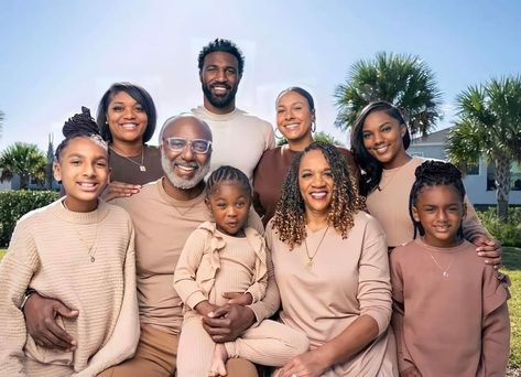 Family Photo Neutral Colors, Big Family Photo Shoot Ideas Group Poses, Generation Family Photos, Black Family Fall Photoshoot, Family Photo Outfits Black People, Beige Family Photo Outfits, Family Of 4 Photoshoot Poses, Family Of 10 Picture Poses, Denim Family Photoshoot