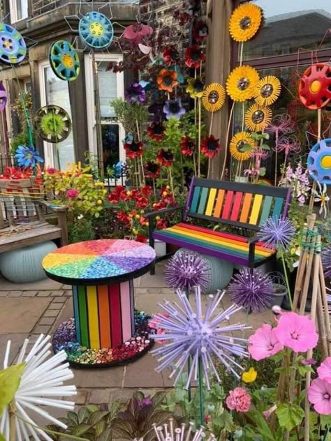 Sensory Garden Ideas, Hippie Garden, Rainbow Garden, Sensory Garden, Boho Garden, Garden Art Sculptures Diy, School Garden, Garden Art Projects, Garden Yard Ideas