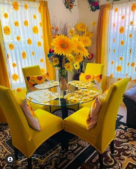 Yellow Combination Color, Modern Dining Table Designs, Beautiful Dining Room Decor, Living Room And Dining Room Decor, Yellow Combination, Color Living Room, Sunflower Home Decor, Dining Room Decoration, Combination Color