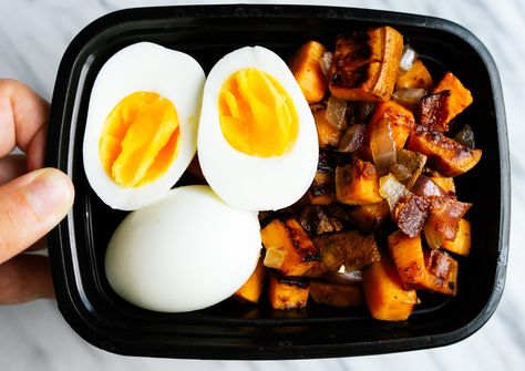 Paleo breakfast meal prep. A make ahead breakfast that you can prep on Sunday and have a paleo breakfast every day of the work week. Make ahead paleo breakfast made with sweet potatoes, bacon, red onion and eggs. Paleo Breakfast Meal Prep, Quick Paleo Breakfast, Hard Boiled Egg Breakfast, Paleo Diet Recipes Breakfast, Quick Paleo, Breakfast For The Week, Paleo Breakfast Easy, Good Carbs, Breakfast Prep