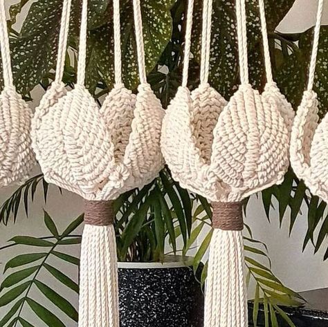 fiberart_community (@creadoodle) on Instagram: "Work of • @nowitacreation Lotus shaped beds for leafy friends 🌺🌺🌺🌺🌺🌺 🪴�..." Macrame Leaf Plant Hanger, Lotus Macrame, Weaving Crochet, Macrame Weaving, Crochet Wall Art, Macrame Plant Hanger Patterns, Macrame Supplies, Diy Macrame Plant Hanger, Macrame Wall Hanging Diy