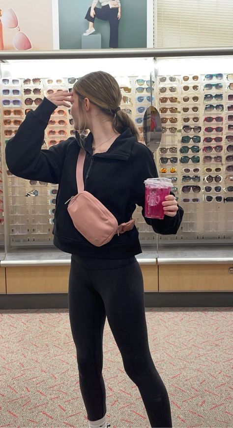 Lululemon Belt Bag Outfit Aesthetic, Lululemon Belt Bag Aesthetic, Lulu Girl Aesthetic, Lululemon Crossbody Bag Outfit, Lululemon Girl Aesthetic, Lululemon Everyday Backpack, Lululemon Outfit Aesthetic, Lululemon Belt Bag Outfit, Lululemon Girl