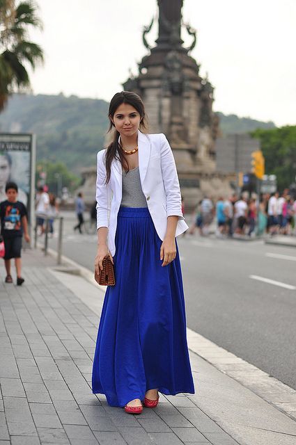 blue maxi skirt Blue Maxi Skirt Outfit, New Hijab, Maxi Skirt Outfit, Blue Maxi Skirt, Maxi Outfits, New Street Style, Style Inspiration Casual, Maxi Skirt Outfits, Future Clothes