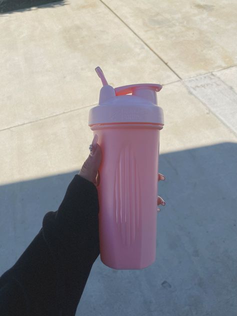 Exercise Aesthetic Pink, Gym Pink Aesthetic, Blender Bottle Aesthetic, Pink Weights Aesthetic, Pink Water Bottle Aesthetic, Pink Gym Motivation, Pink Fitness Aesthetic Gym, Pink Fitness Aesthetic, Gym Water Bottle Aesthetic