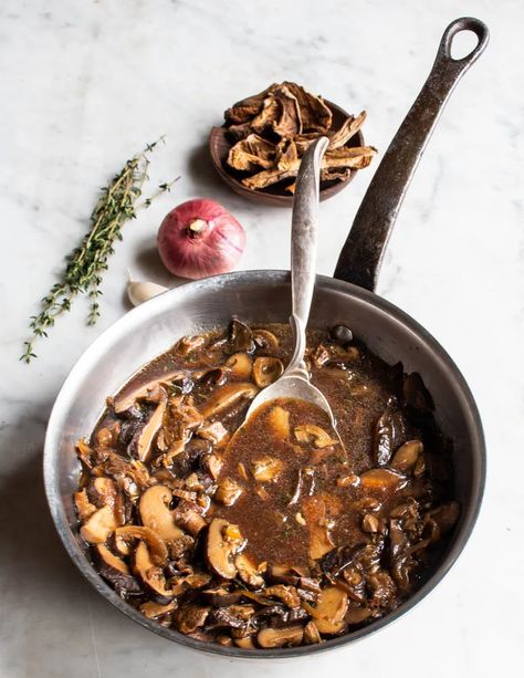 Using Dried Mushrooms, Dry Mushroom Recipes, Pasta Angel Hair, Vegan Mushroom Recipes, Capellini Pasta, Mushroom Ragout, Wild Mushroom Recipes, Mushroom Ragu, How To Cook Polenta