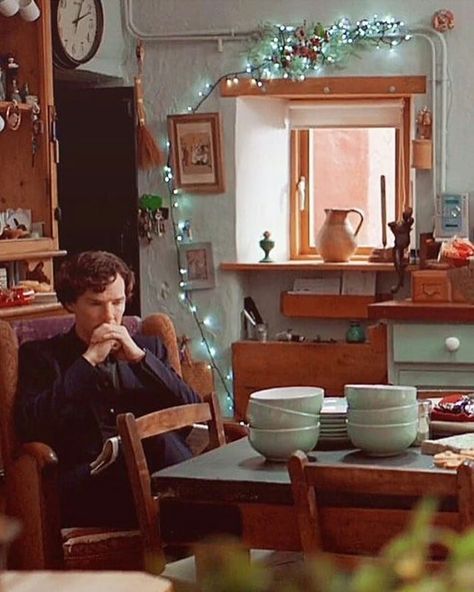 Merry Christmas to all @sherlock_addiicted 😘 Credit to @sherlockgram .  #Sherlock #sherlockholmes #johnwatson #mrshudson #marywatson… Three Piece Suits, Christmas Pic, Sherlock Holmes 3, Sherlock Series, Sherlock Holmes Benedict Cumberbatch, Watson Sherlock, Benedict Sherlock, Sherlock Holmes Bbc, Sherlock 3