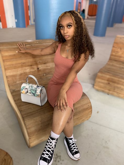 Platform Chuck Taylors Outfit, Dress And Converse Outfit, High Top Platform Converse Outfits, Converse Outfit Black Women, Star Hike Converse Outfit, Outfits With Platform Converse, Platform Converse Outfits, Converse Platform Outfit, Platform Converse Outfit