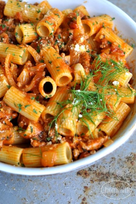 Creamy Rigatoni with ground sausage and fennel via firsthomelovelife.com Creamy Rigatoni, Sausage And Fennel, Rigatoni Recipe, Fennel Pasta, Rigatoni Recipes, Lemon Chicken Pasta, Baked Rigatoni, Fennel Recipes, Fennel Sausage