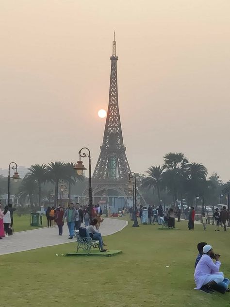 This is not Japan, this is ECO park, Kolkata, India Eco Park Kolkata Photography, Eco Park Kolkata, Kolkata Aesthetic, Kolkata Photography, Fake Social Media, Home Screen Wallpaper Hd, Live My Best Life, Eco Park, Board Themes