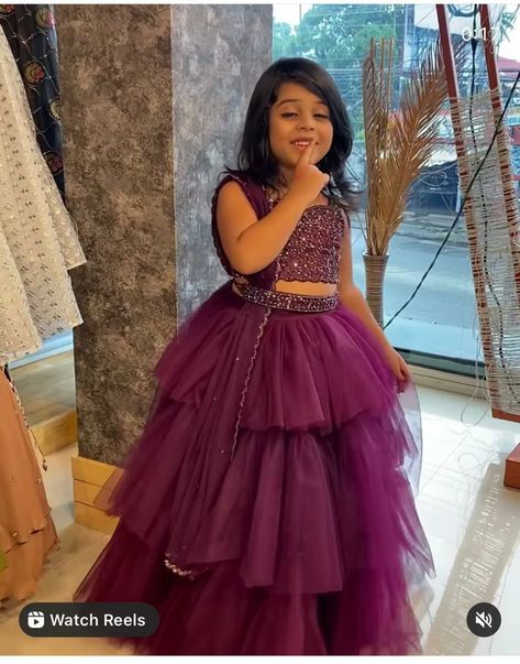 Netted Lehanga Designs, Girls Lehanga Design For Kids, Lengha For Kids, Kids Lehanga Design For Wedding, Kids Lehanga Design, Kids Lehenga Designs, Lehanga For Kids, Indian Dresses For Kids, Birthday Frocks