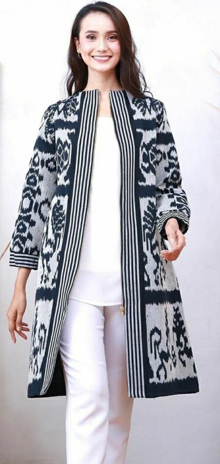 Blazer Tenun Ikat, Blazer Batik Modern Hijab, Cardigan Batik Blazers, Tenun Fashion Hijab, Outer Batik Modern Hijab, Tenun Fashion Inspiration, Blazer Batik, Cardigan Batik, Batik Outer