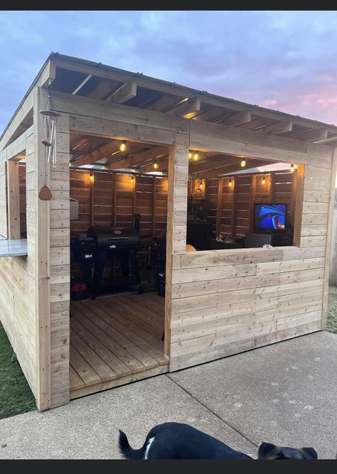 Diy Man Cave Shed, Sesh Shed Ideas, Desert Homestead, Cook Shack, Bar Outdoor Design, Bbq Shack, Sheds Ideas Backyard, Bbq Shed, Backyard Goals