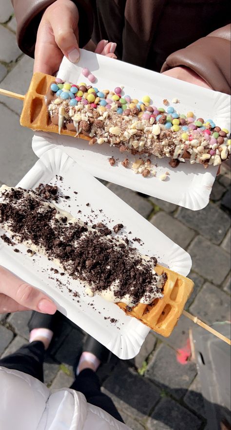 Waffle Truck Ideas, Waffle Shop Design Ideas, Waffle Cart, Honeycomb Food, Waffle Truck, Waffle Restaurant, Bubble Tea Menu, Waffle Pops, Waffle Shop