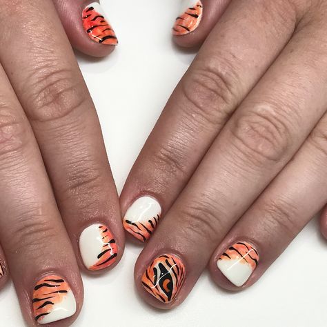 Auburn Football Nails, Clemson Nails Designs, Clemson Nails, Tiger Nails Designs, Auburn Nails, Tiger Eye Nails, Eye Nails Design, Tiger Nail Art, Tiger Halloween Costume