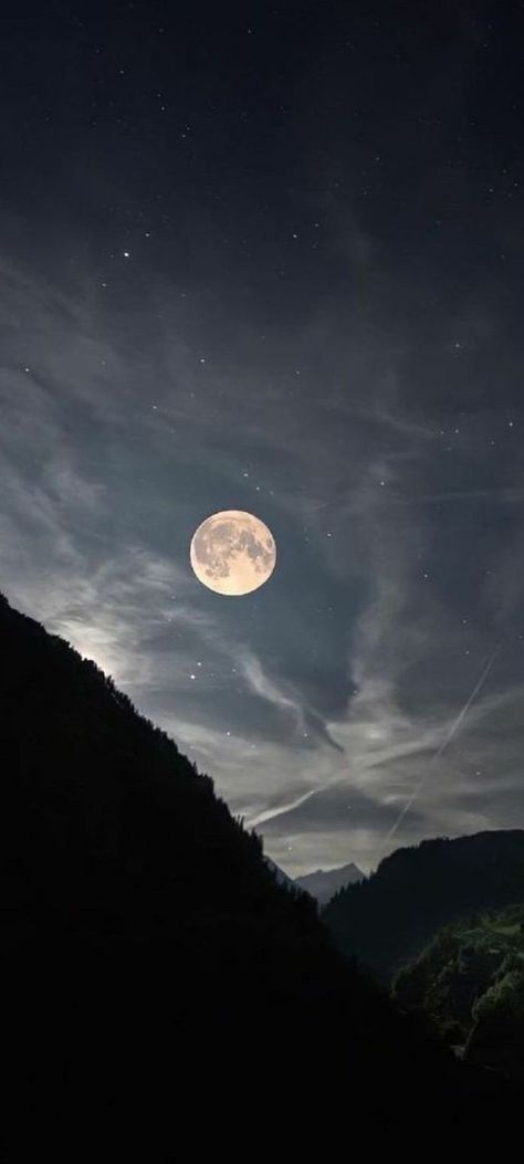 Full Moon Aesthetic Wallpaper, Full Moon Aesthetic Dark, Lockscreen Moon, Full Moon Aesthetic, Full Moon Photography, Full Moon Photos, Moon Wallpapers, Moon Forest, Mountains At Night