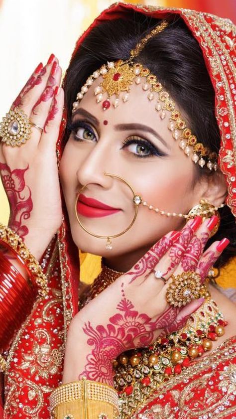 Beauty Parlour Images, Beauty Parlour Poster Design, Bridal Smokey Eye Makeup, Bridal Hairstyle Indian Wedding, Indian Bride Poses, Indian Bride Photography Poses, Beauty Portraits, Indian Wedding Poses, Indian Wedding Bride