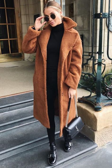 Brown Teddy Coat Outfit, Teddy Coat Outfit, Winter Workwear, Brown Fur Coat, Pijamas Women, Winter Coat Outfits, Fall Fashion Coats, Rock Boots, Puffer Coats