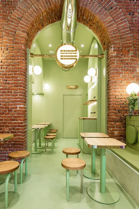 masquespacio combines brick arcs + bold colors within hamburger restaurant in milan Milan Restaurants, Colorful Restaurant, Hamburger Restaurant, Cafe Shop Design, Burger Restaurant, Purple Interior, Spanish Design, Architecture Magazines, Design Del Prodotto